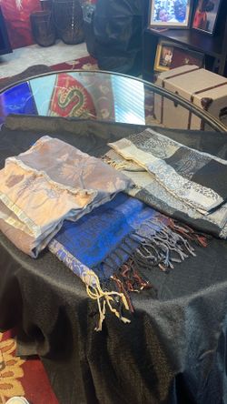 Women’s Scarfs