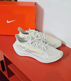 New Nike Zoom Gravity Running Shoes Platinum Tint Metallic Silver Mens 10.5