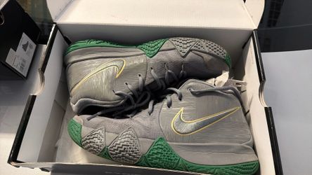 Nike Kyrie 2 Basketball Shoes Size 9.5 w/ Original Box
