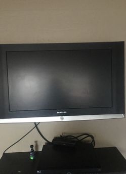 100 dollars