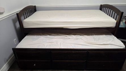 Twin mattress