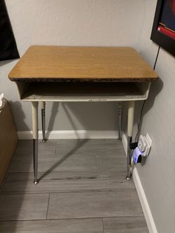 2 school desks