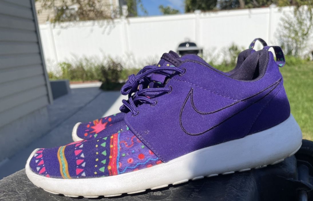 Nike Rosherun MP Moypup Purple QS Rare Sneakers Size 8 Wmns 652875-500 Roshe