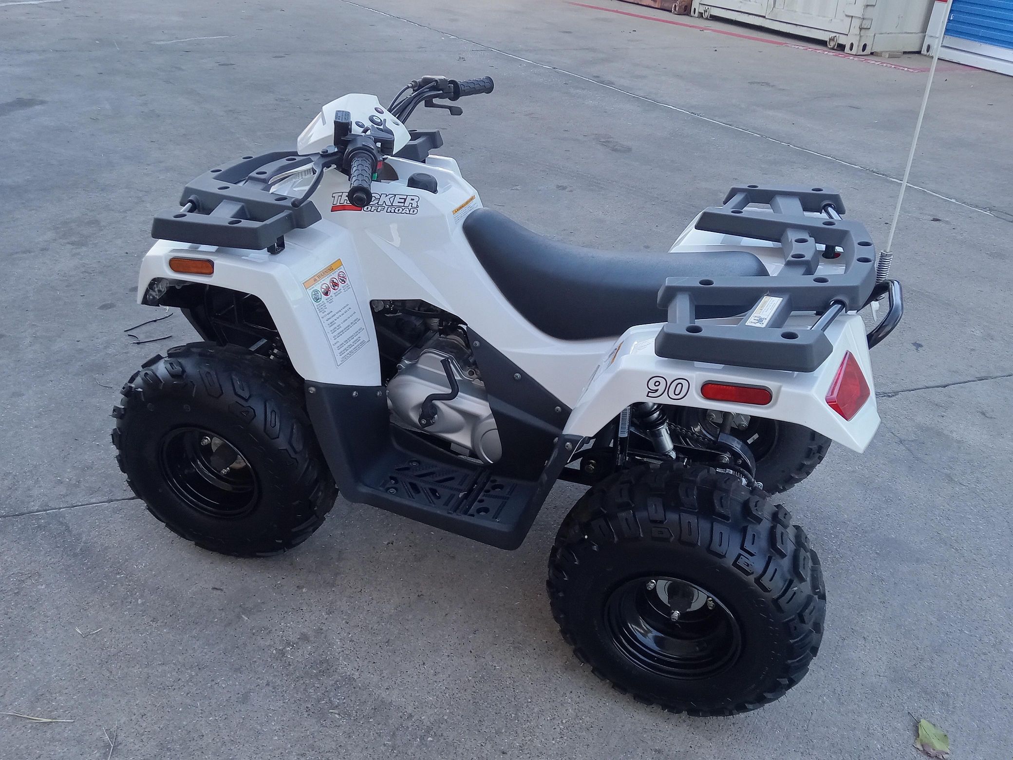 2023 Tracker 90
