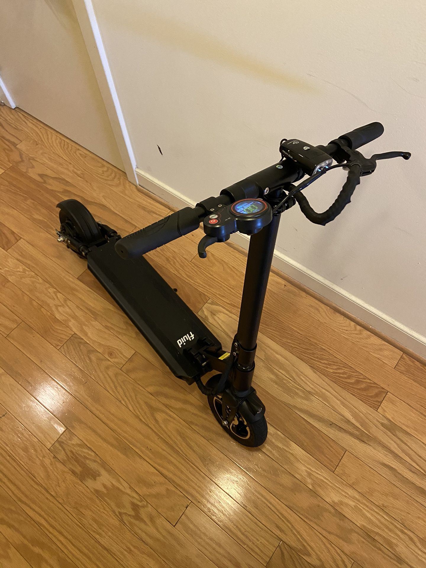 Electric scooter- fluid freeride horizon