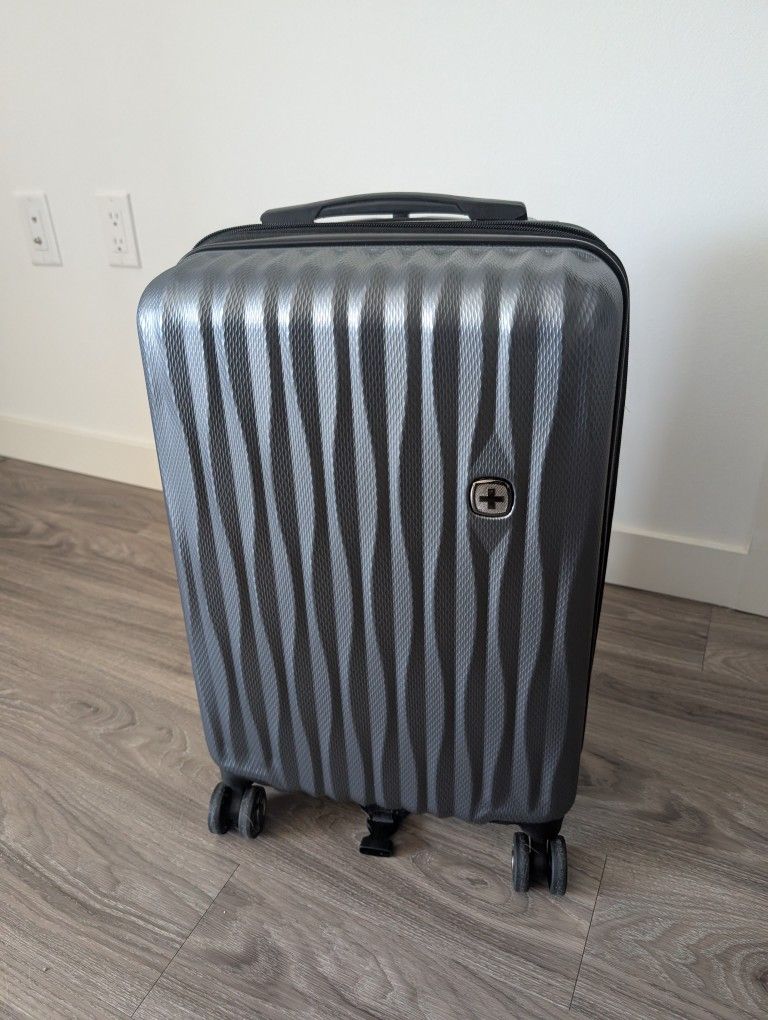 Swissgear Cascade Hardside Carryon Suitcase