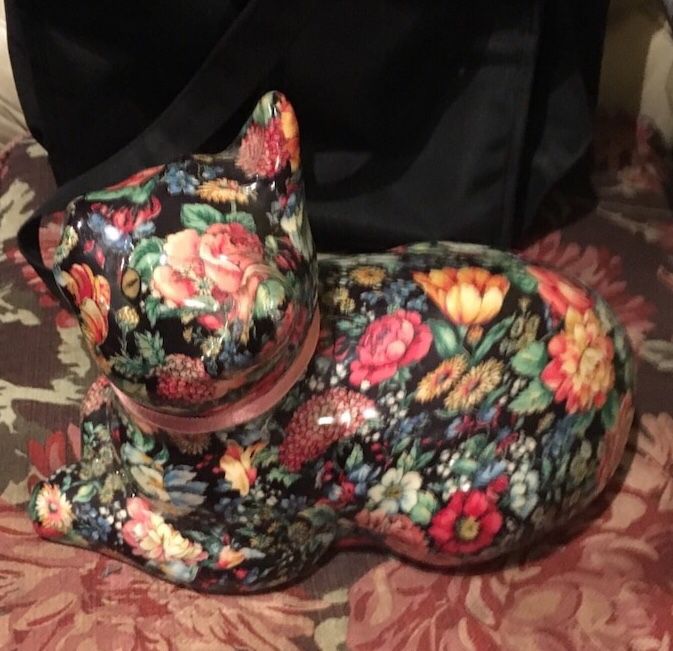 Ceramic cat