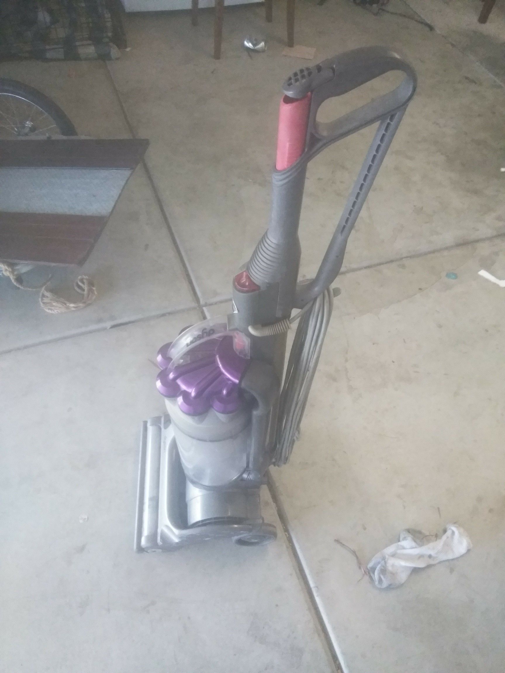 Dyson vacuum asking 25