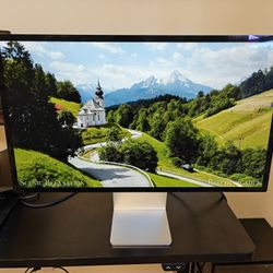 Apple Studio Display 27" 5K Retina Monitor - Standard Glass, Tilt-Adjustable Stand
