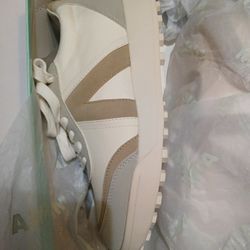 Sneakers 7.5