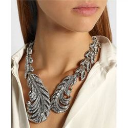 Pink clover necklace ornaments women‘s light luxury niche high-end bursting zircon temperament flower pendant clavicle chain