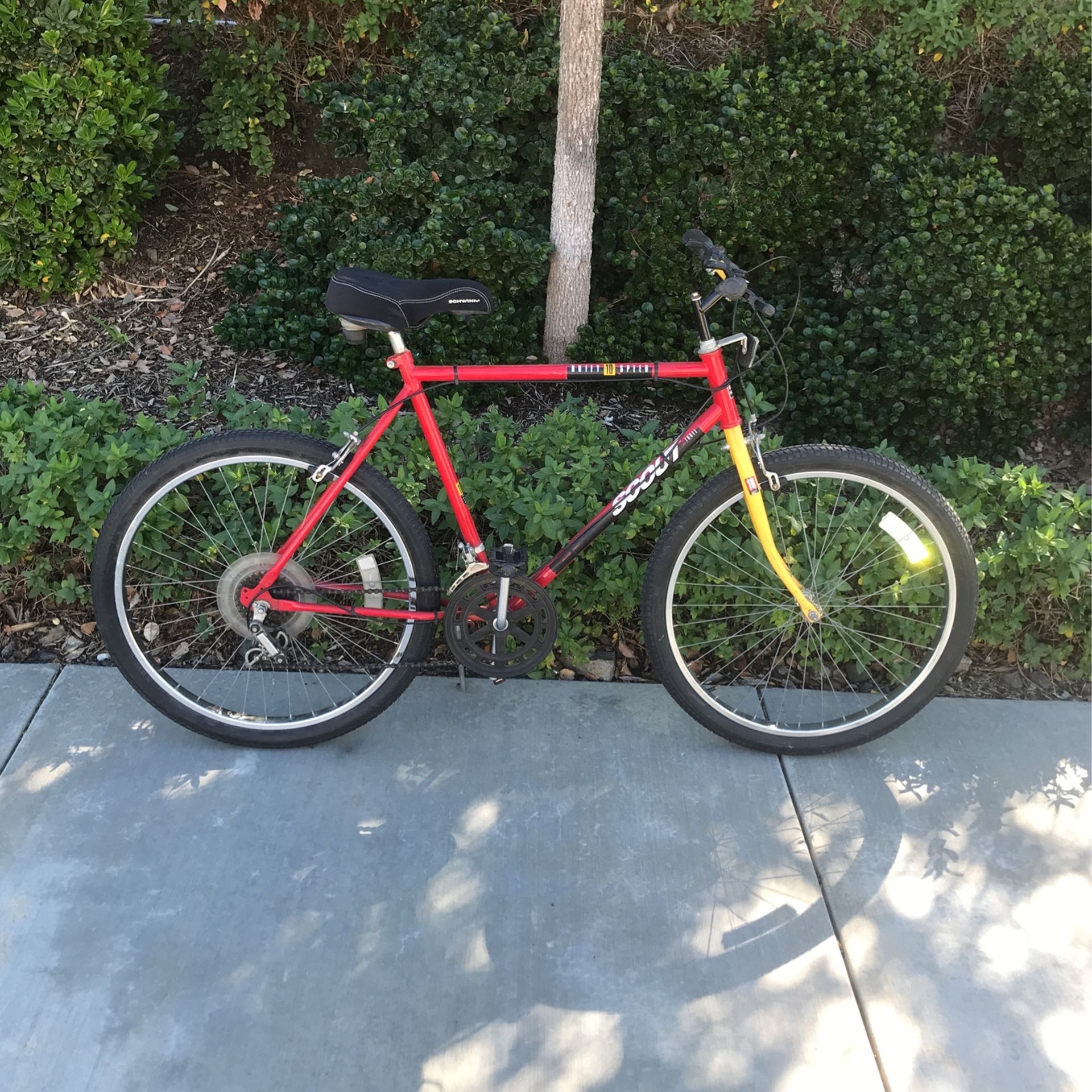 26” Huffy Scout Men’s 10 Speed Red Street/Beach Cruiser