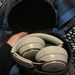 Beats Solo Pro