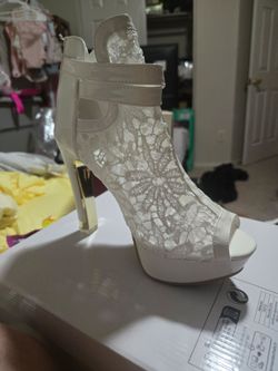 High heel shoe