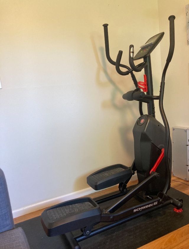 Scwhinn 411 Compact Elliptical 18” Stride