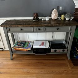 Vintage End Table Like New***