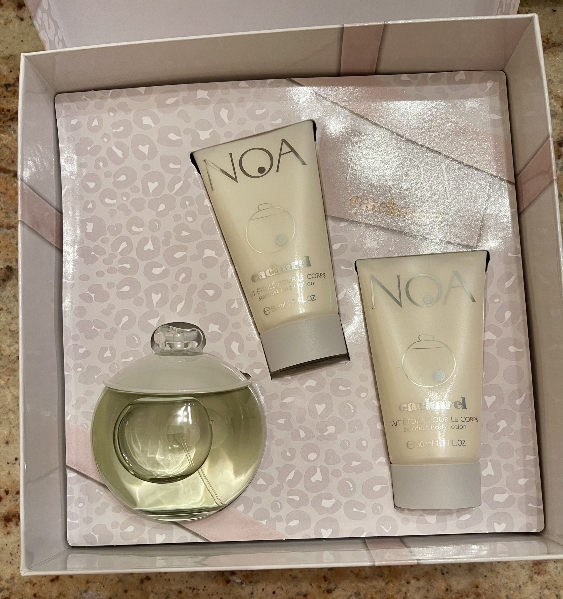 Cacharel Noa NIB 3-Piece Gift Set - 1 EDP spray 3.4oz+2 PACK body lotion 1.7oz.