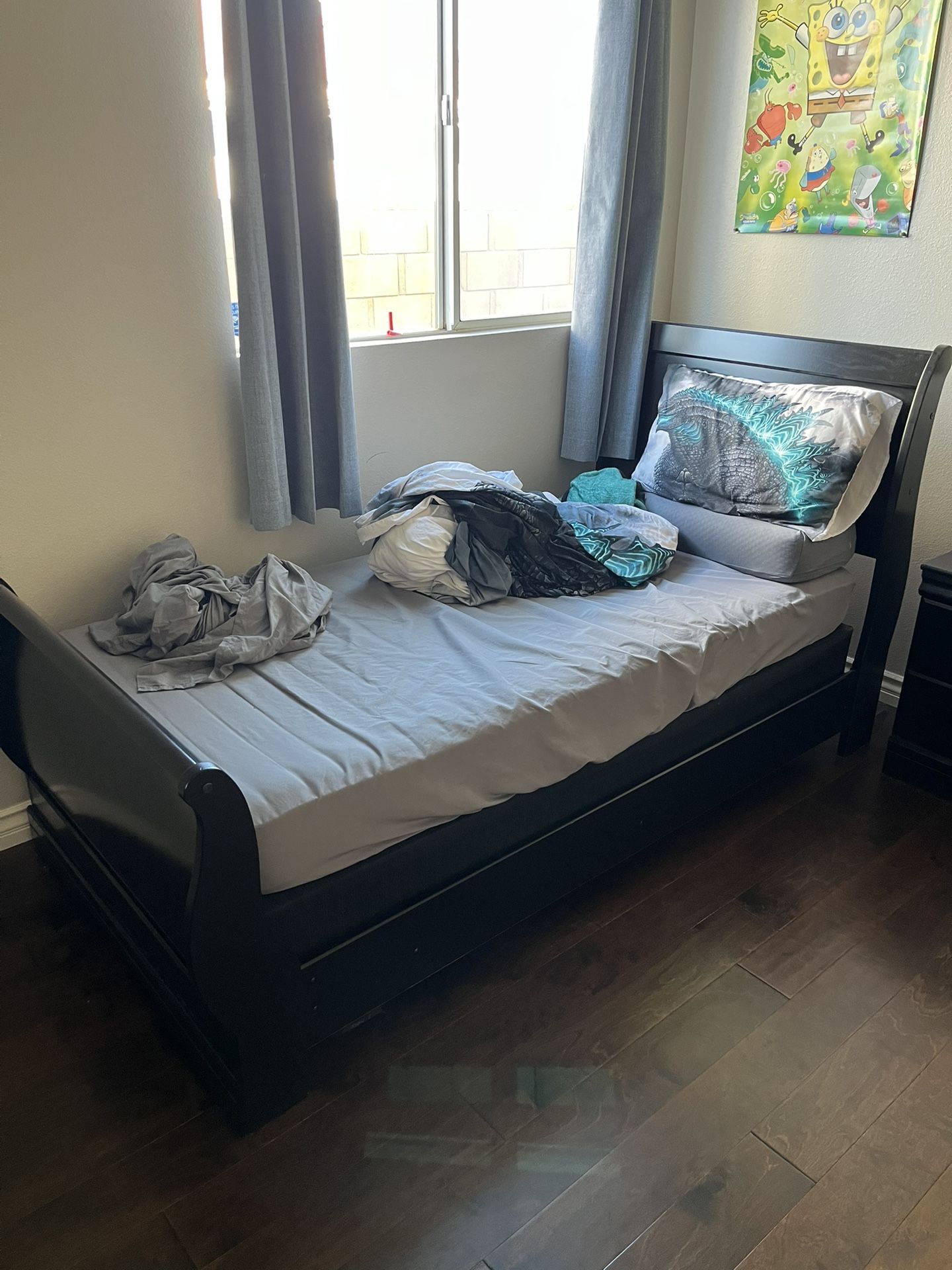 Bedroom Set (twin)
