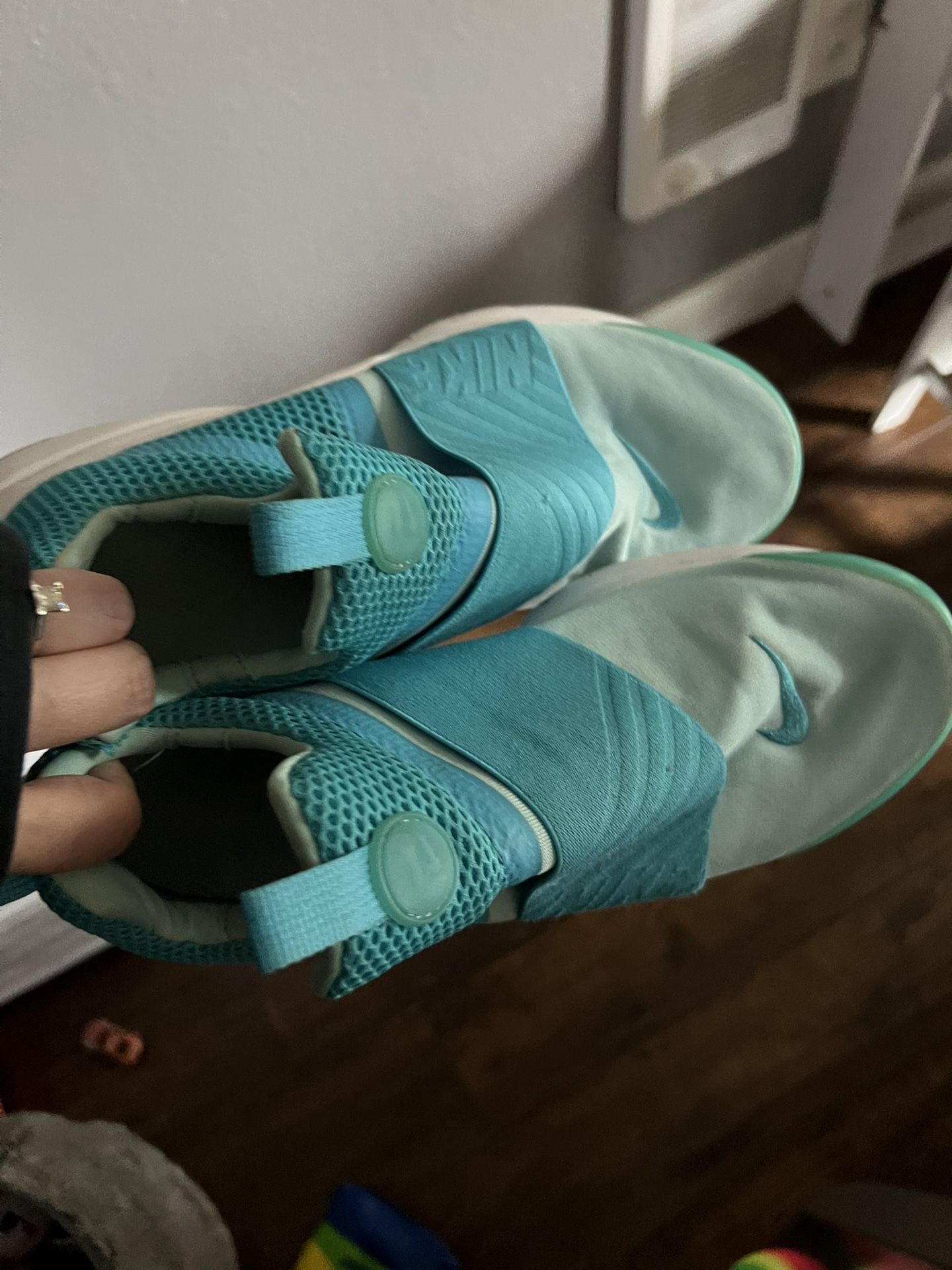 Nike Shoes Size 7Y