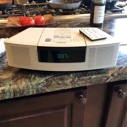 Bose Wave Clock Radio/CD player w/remote