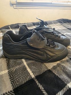 Baseball cleats
