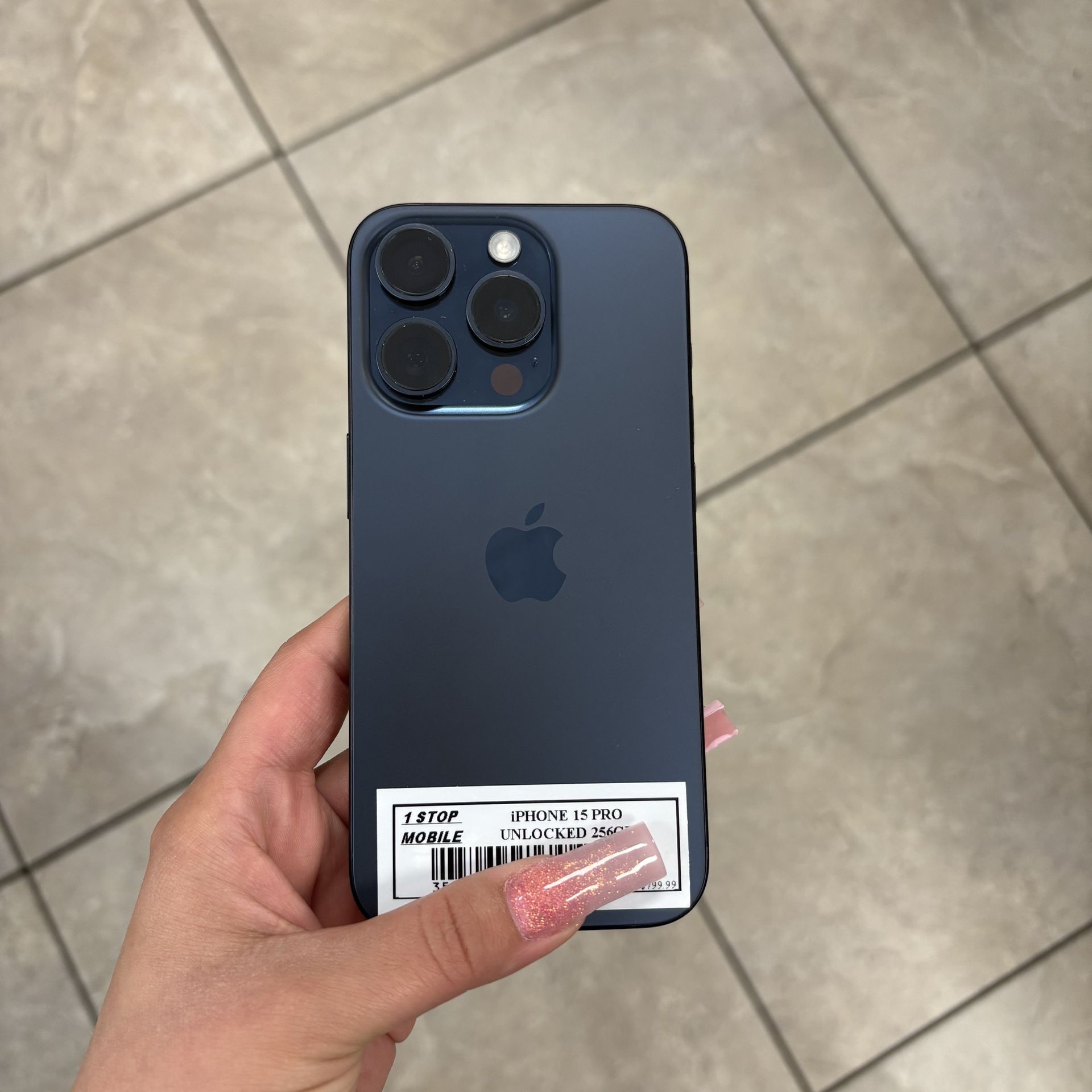 iPHONE 15 PRO UNLOCKED 256GB 