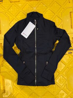 Define jacket Lululemon