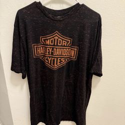 Black Harley Davidson Men’s elongated orange bar & shield t-shirt  XL on tag