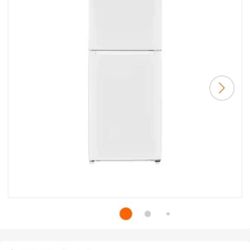 Magic Chef
10.1 cu. ft. Top Freezer Refrigerator in White