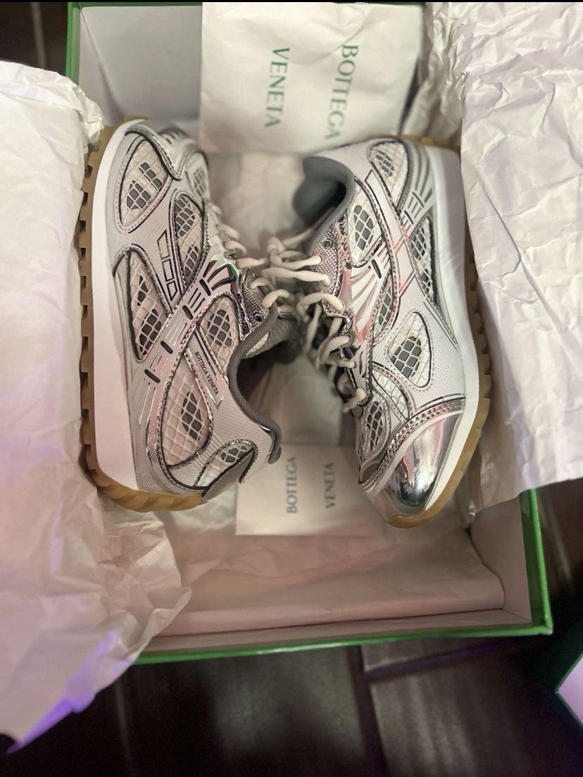 Bottega Veneta Size 39