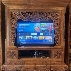 Entertainment console /Display unit