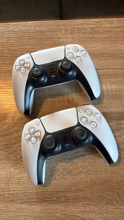 PS5 Dualsense Controllers