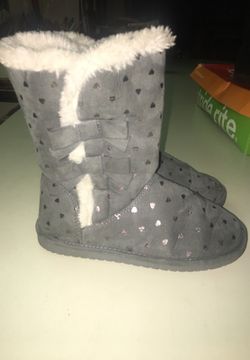 Girl gray heart boots