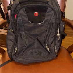 Alpine Swiss Black Laptop-cases-bag
