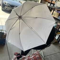 White Umbrellas Perfect For Outdoor Wedding