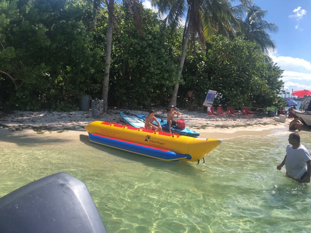 Boat Rent  /Banana Boat Completa Mente Gratis DJ
