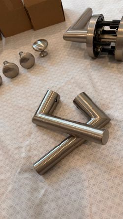 Kwikset Satin Nickel Door Hardware Bundle – used