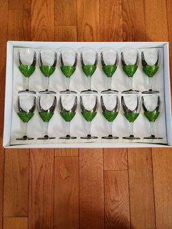 Green Apple 🍏 Glitter Quinceañera Toasting Glasses Set