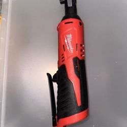 Milwaukee M12 12V Lithium-Ion Cordless 3/8 in. Ratchet (Tool-Only)