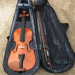 Student Violin With Case 1/2