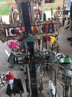 We are in Bussey Flea market on I35 this weekend. Pine wood home decoration outdoor and indoor on SALE Booths 341 and 342