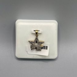 10kt Gold Diamond 0.15ctw Charm