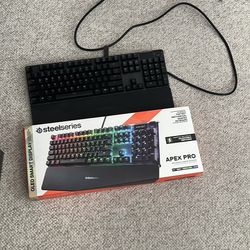 SteelSeries APEX PRO / Gaming Keyboard 