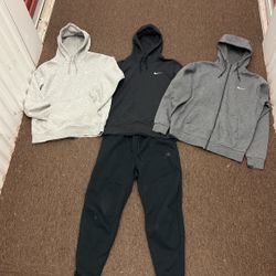 Nike ✔️ Hoodies & Jogger