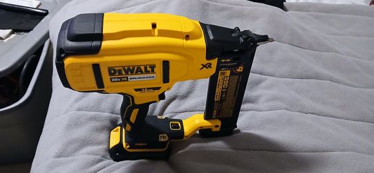 DeWalt® 20V Max Brushless 18ga Cordless Nail Gun