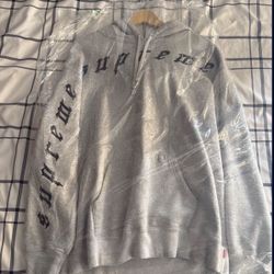 SUPREME HOODIE 