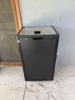 Drinks cooler display