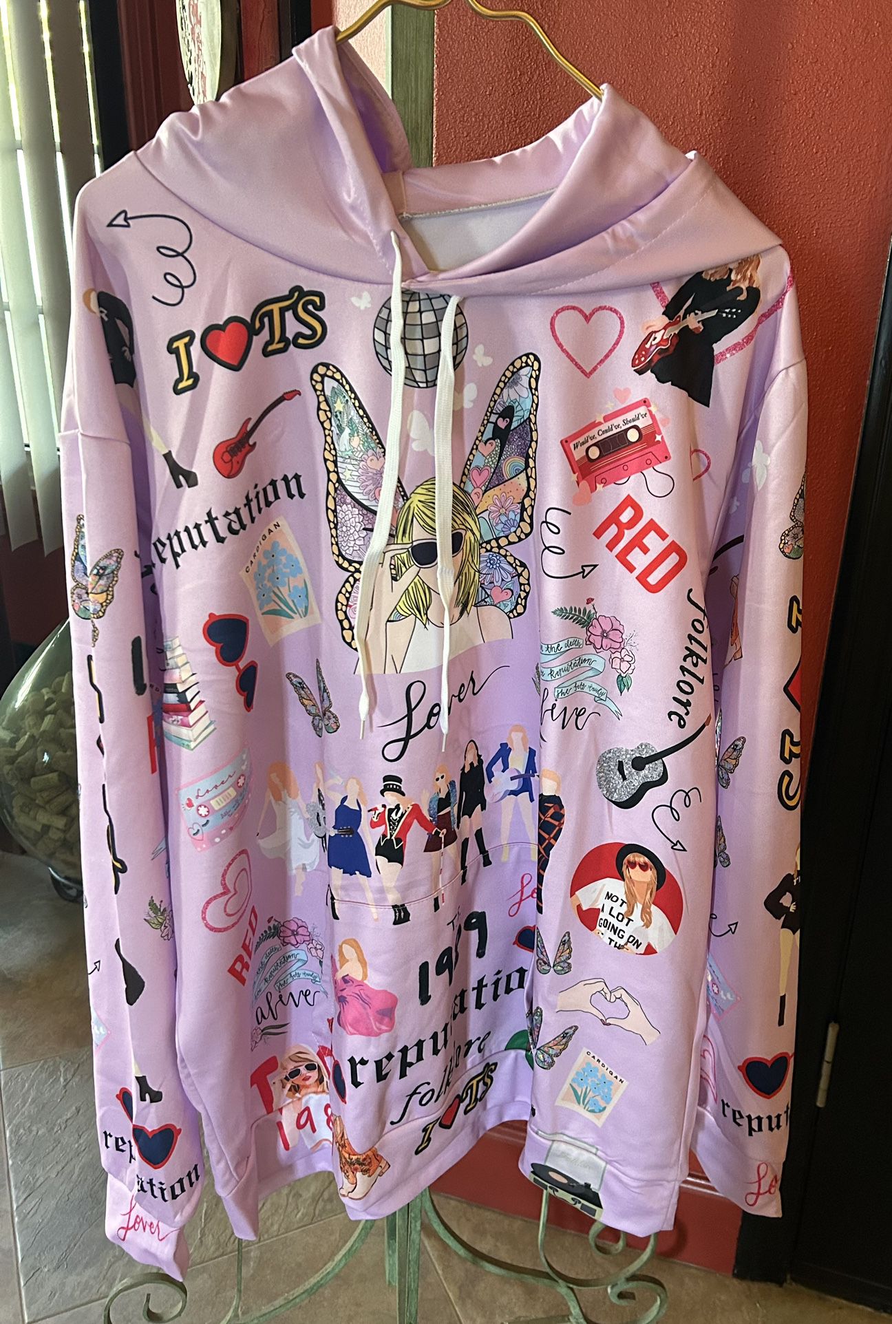 New XL Taylor Swift Sweatshirt With Hood And Cat Ears 
