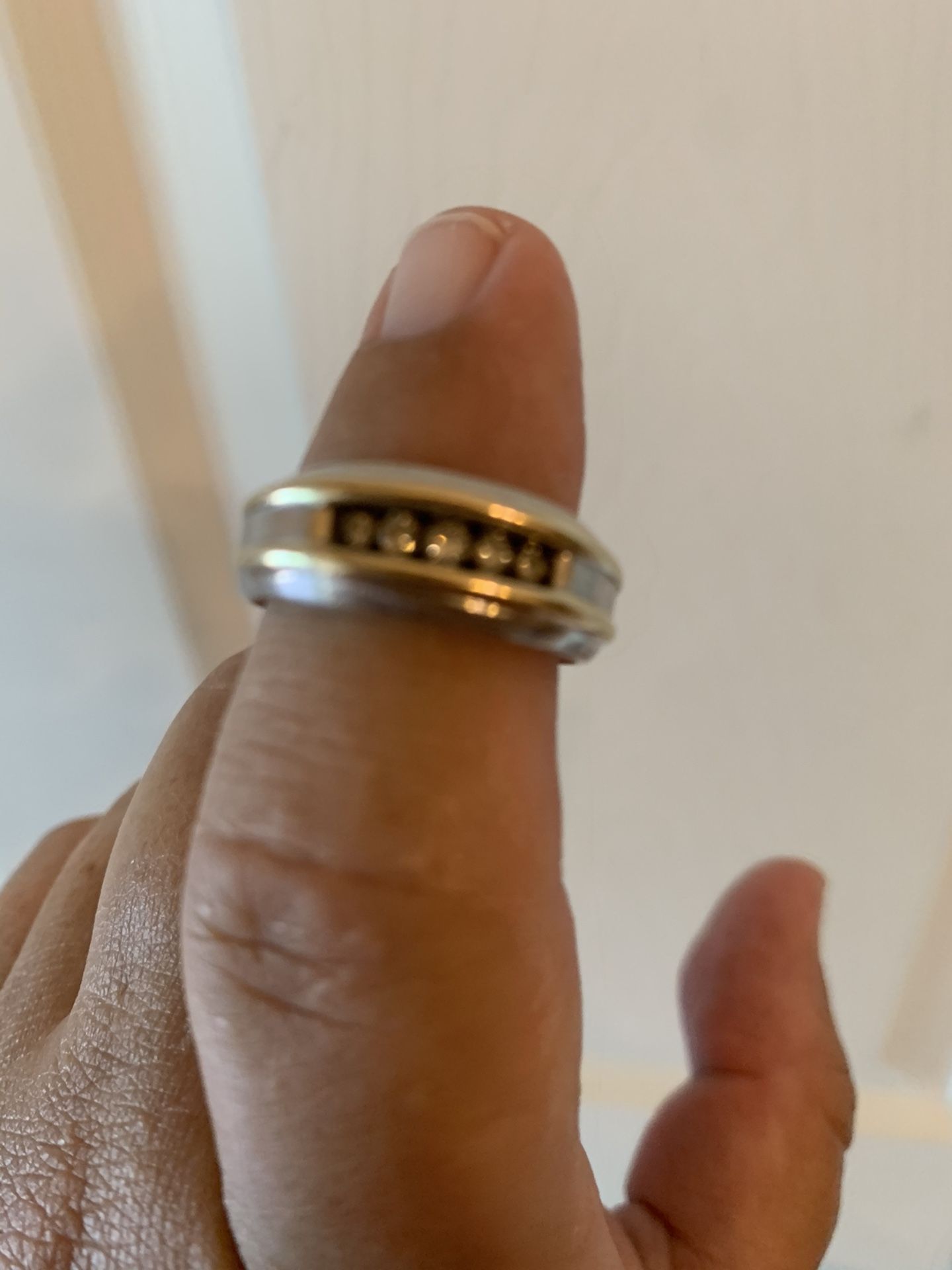 Men’s size 7.5 white & yellow gold ring