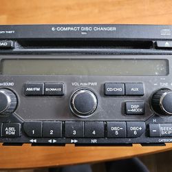 Original Honda  Radio/CD Changer 